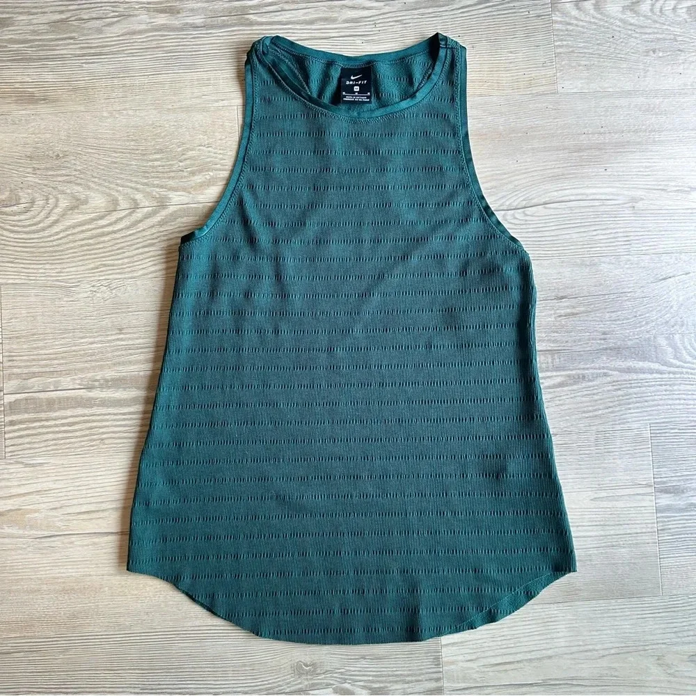 NIKE Yoga Women's Tank top size medium Knit top In dark Green, CU6321-397